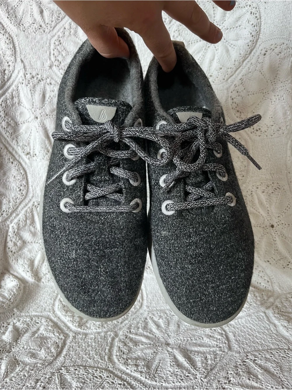 allbirds sneakers tennis shoes women’s 9 gray merino wool runners fabric